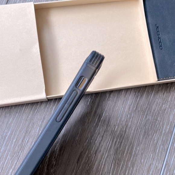 NEW! Magsafe Case for iPhone 12 and iPhone 12 Pro Detachable Wallet Kickstand - Picture 4 of 14